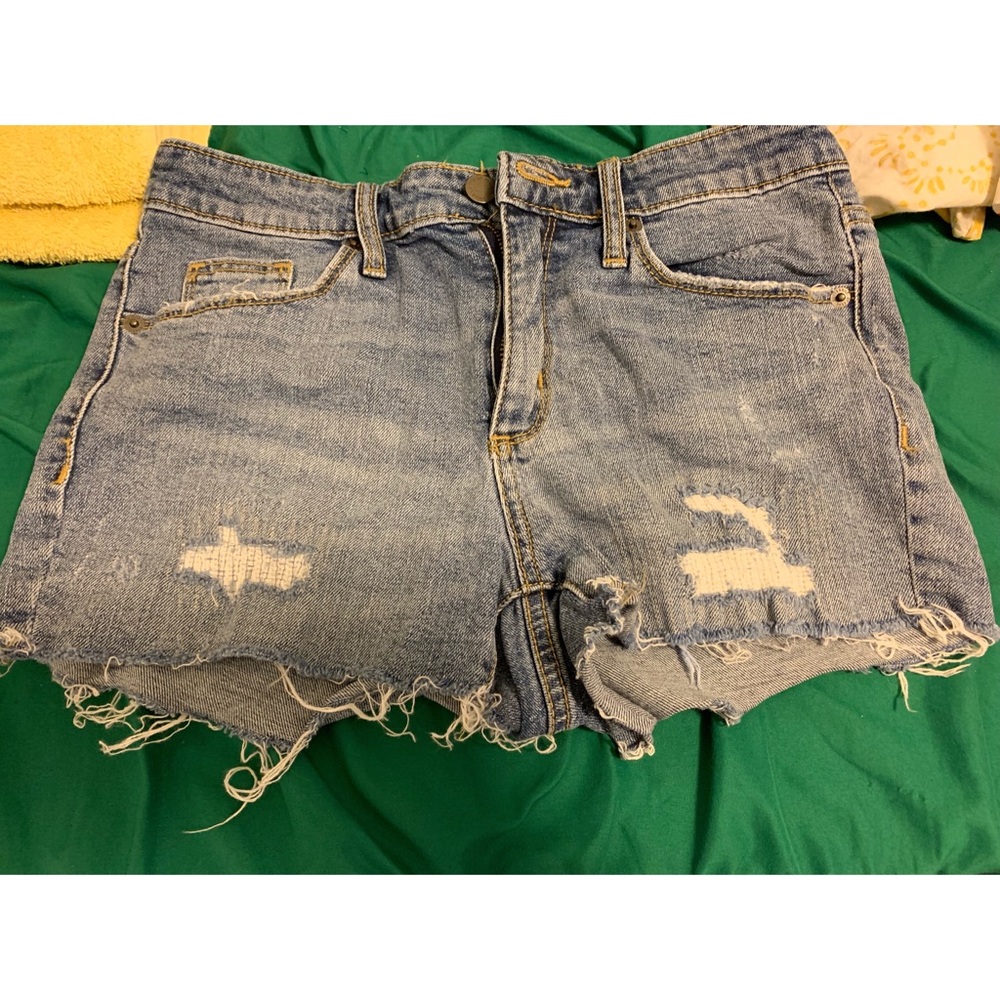 Universal Thread Shorts